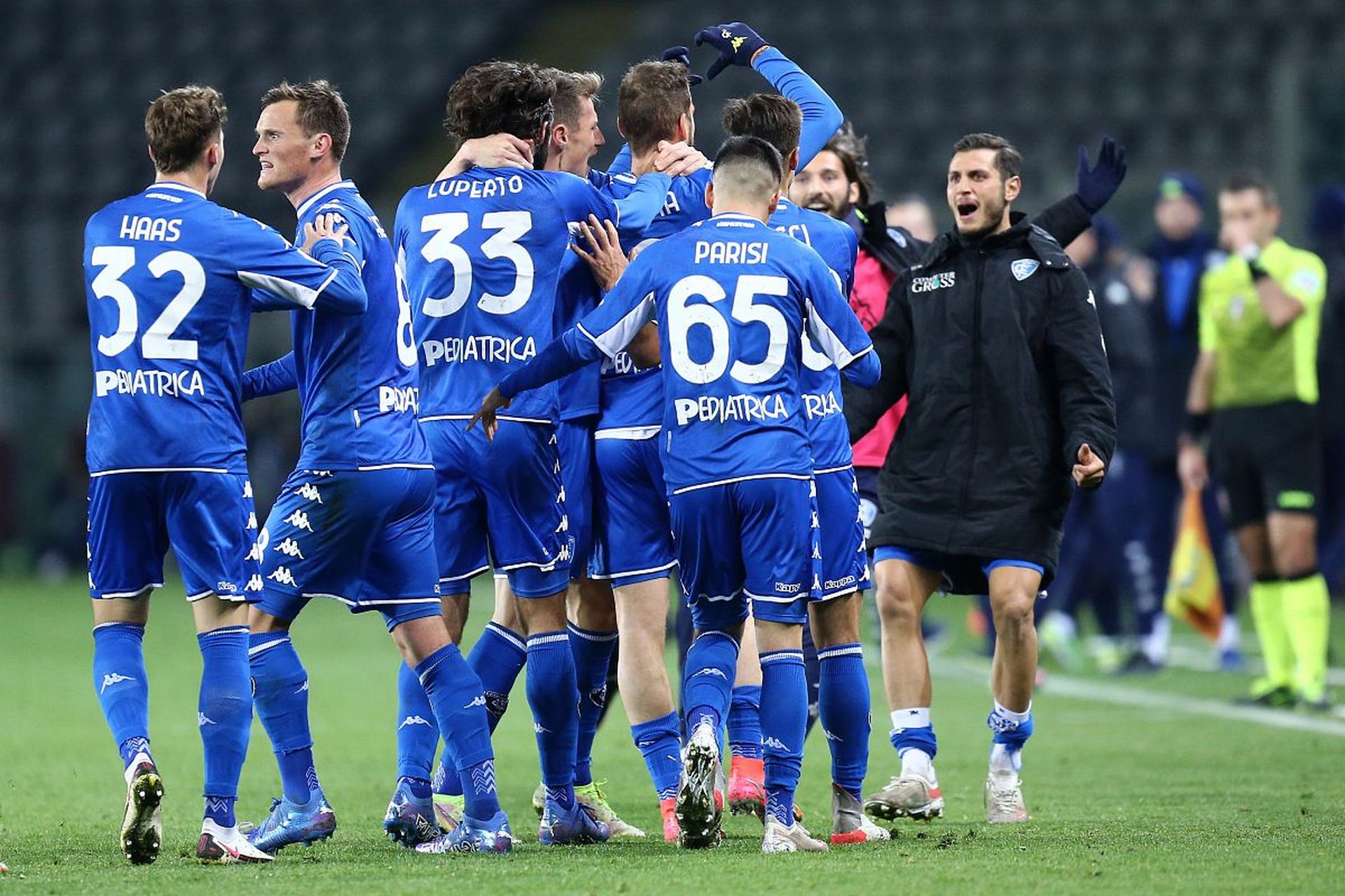 其中在世界 其中在世界